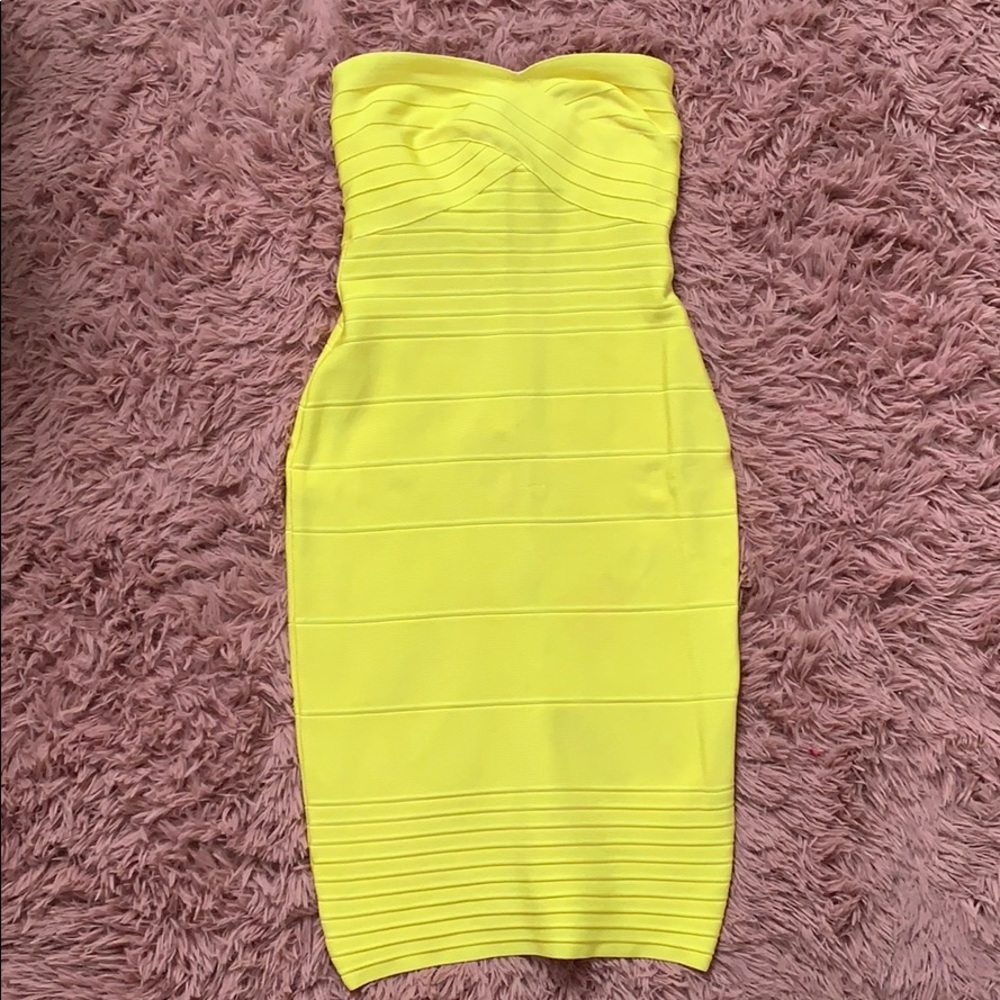 Tight Ribbed Yello Midi Dress